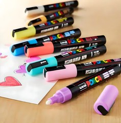 💥NIB💥 Uni POSCA PC-3ML Water-Based Paint Markers 8-Color Set [GLITTER COLORS]