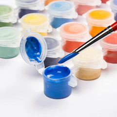 Underglaze Set – Concentrated Opaque Liquid Underglaze with a Red Brush for Pott