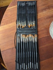 Lot of 24 long handle kolinski Old Holland brushes