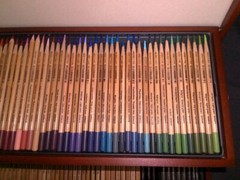 Lyra Rembrandt Polycolor Artist Pencils Set of 100 + Accessories in Wooden Box