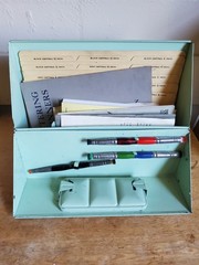 The Econasign Kit England Antique Signmaker Paint Box w Stencils brush and Books