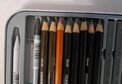 38 Derwent Sketching Collection Mixed Drawing Materials Tin Lightly Used READ