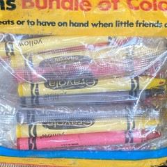 Vintage Crayola 1986 Bundle Of Colors Wrapped 3 Pack 45 Crayons RED YELLOW BLUE