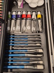 Large SIMPLY Colored Pencil / Paint Set With Case