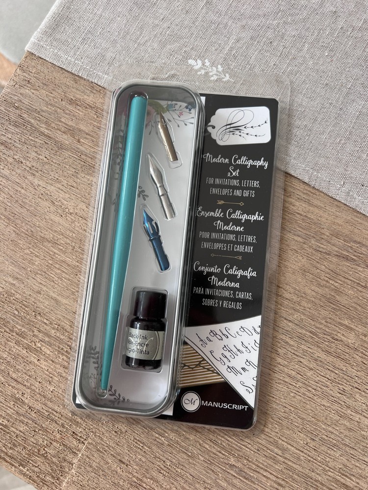Manuscript Modern Calligraphy Set Dip Pen 3 Nibs & Black Ink Gift Box