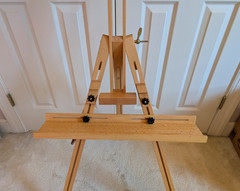 Mont Marte Tripod Easel HD Beech – large, wood, fully adjustable, carry handle