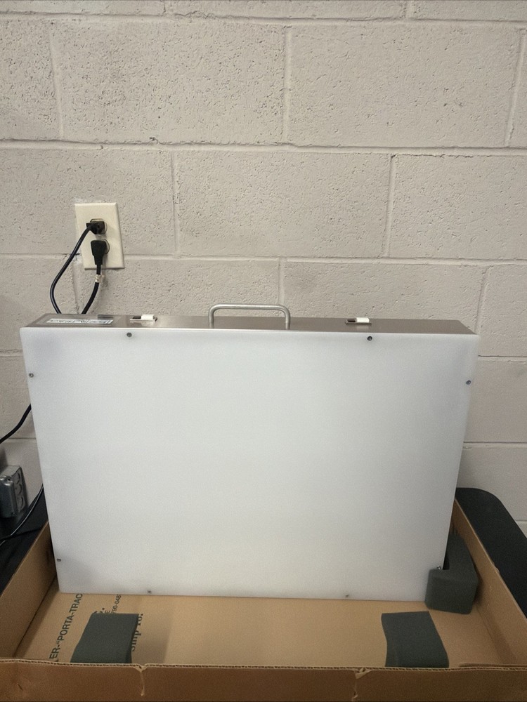 Gagne Porta-Trace Model 1824 (1824-4) Stainless Steel Light Box 24 × 18, 80 WATT