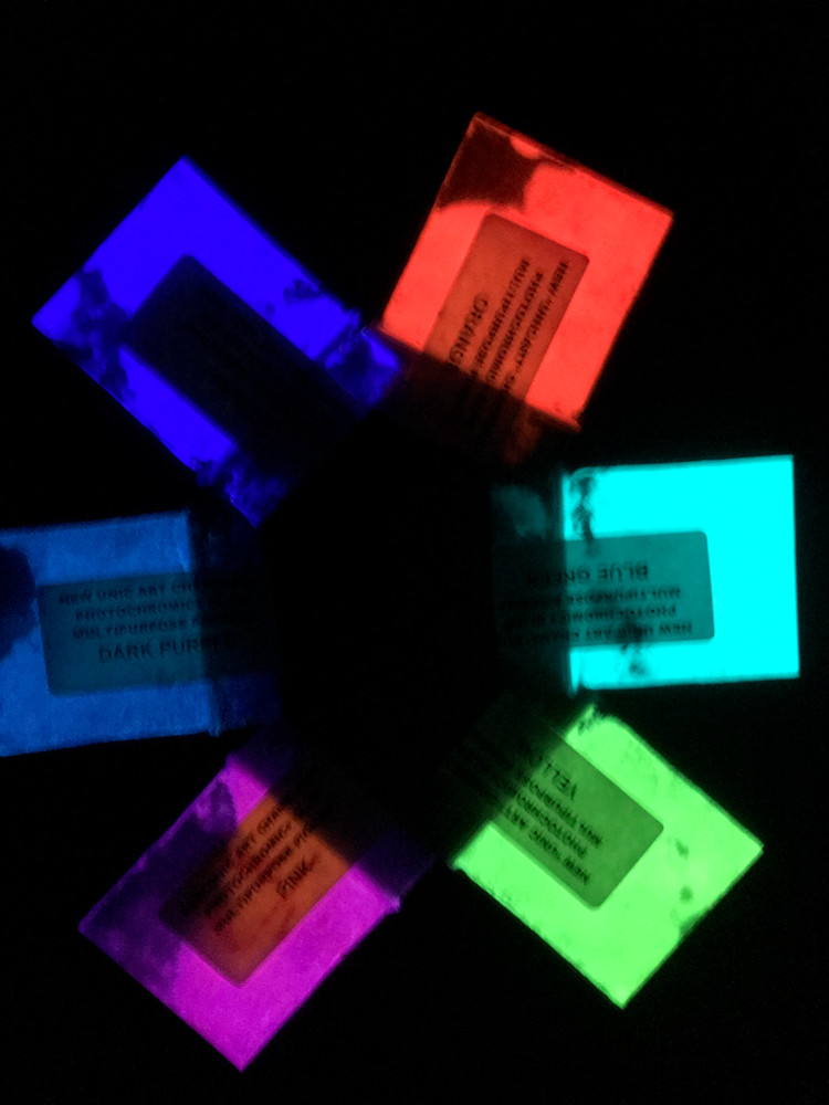 NEW ART PHOTOCHROMIC UV (SOLAR) ACTIVATED GLOW in the DARK pigment