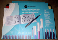 2008 MANUSCRIPT CALLIGRAPHY COMPENDIUM BOX SET PENS ETC. UNOPENED MIP TIN INSTRU