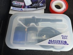 Master Airbrush Professional Airbrushing System Kit Compressor 3 Airbrushes