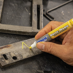 Dykem – BRITE-MARK® 40 Threaded Cap Valve Action Permanent Paint Markers