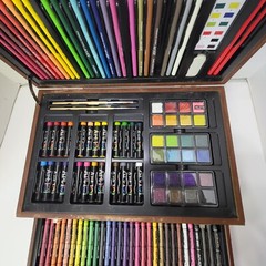 Deluxe DM Creations Water Color & Crayon Art Sketch-Kit in Wooden Case