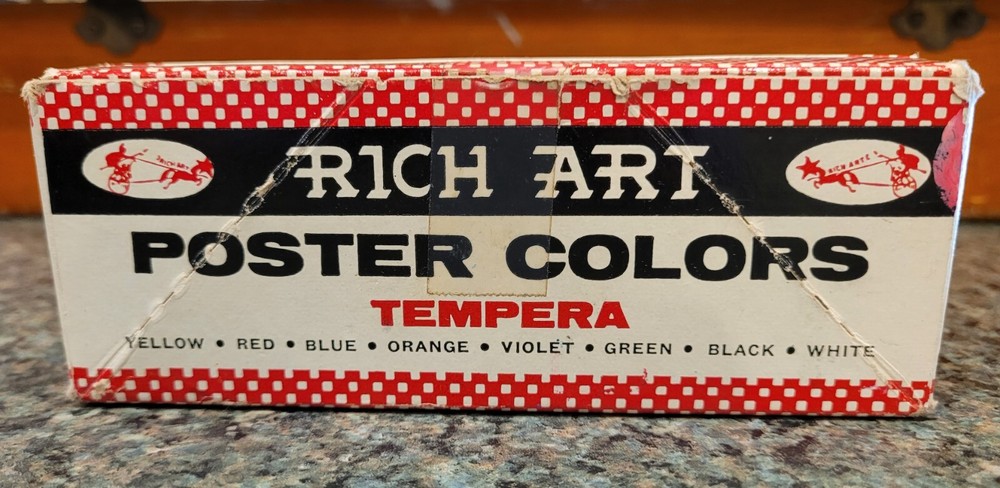 Vintage Rich Art Spectrum Poster Colors circa 1960/1970 With Box – Dried