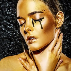 MEICOLY Metallic Gold Face Paint, 0.7 Oz Powder With 2.1 Oz Makeup Mixing Liq…