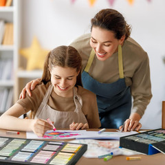 Soft Pastels Set – 100 Colors Square Chalk Pastels in Wooden Box