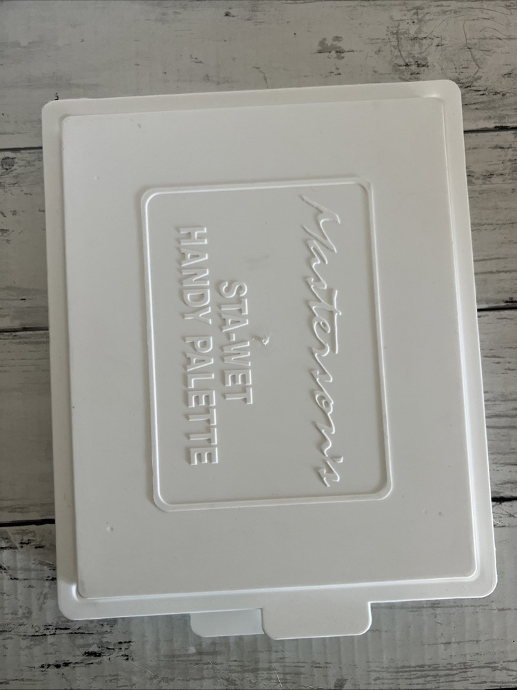 Masterson Sta-Wet Handy Palette 8 1/2″ x 7″ x 1″ White Lid Plus One Sponge