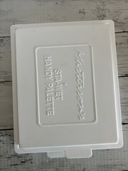 Masterson Sta-Wet Handy Palette 8 1/2″ x 7″ x 1″ White Lid Plus One Sponge