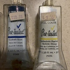 Lot Of 17 Grumbacher Pre-Teated Oil Paints in Box. Sold As Is not tested
