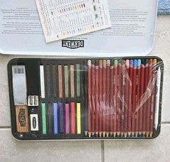 Derwent Collection Of Mixed Pastel Materials In Tin – Unused