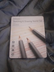 WHSmith Sketching & Drawing Starter Set With 9 Sketching & 9 Coloured Pencils