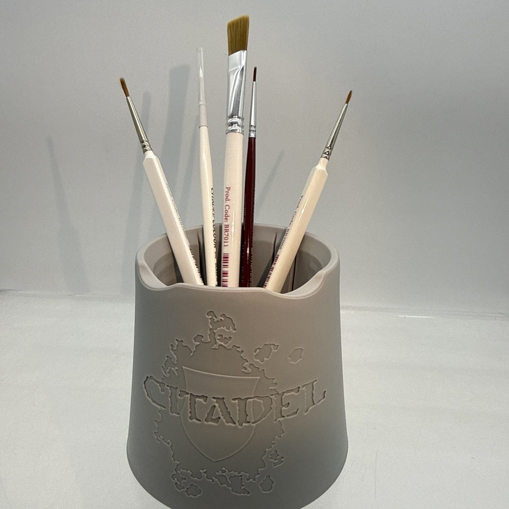 Lot of 4 Loose The Army Painter Brushes 1 Citadel Brush & Citadel Water Cup
