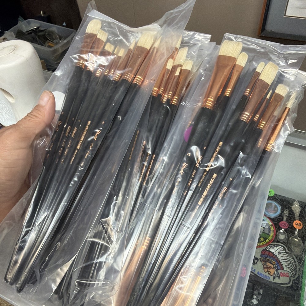 Random Pack of Utrecht Paint Brushes Round or Flat Your Choice Brand New