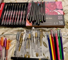 Lot of 130 glitter, gel, matte brush pens and markers. Pentel, Uniball, Ohuhu