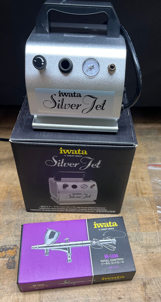 Iwata Silver jet with Hi line HP CH Airbrush system