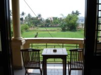 A nice chat in a rice paddy.