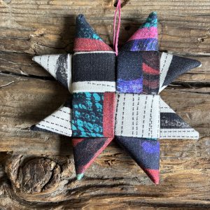 STAR ornament 033 (fabric: LINEAGE)